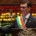 Bolivia decreta emergencia económica y social: retiro de subsidios y alza salarial reciben respaldo de EE.UU.