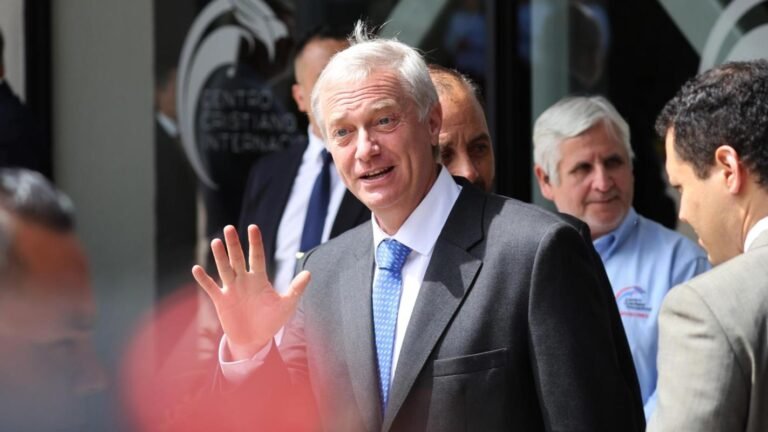 Kast retira proyecto de negociación ramal y defiende la decisión: “Queremos hacernos responsables”